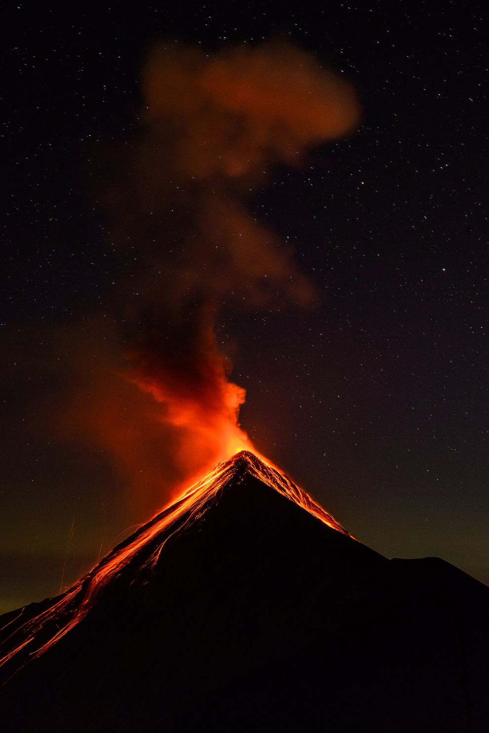 Night Ascent To Acatenango Volcano Overlooking The Raging Fuego Gigaplaces Com Night Ascent To Acatenango Volcano Overlooking The Raging Fuego Gigaplaces Com