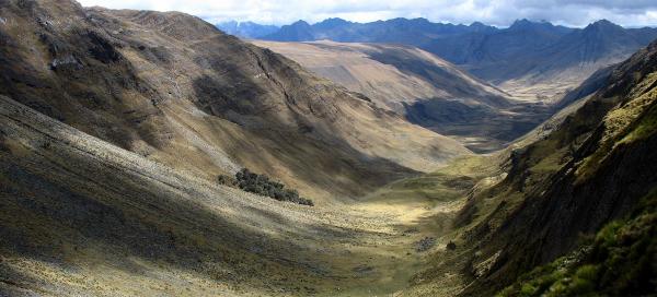 Hike over pass Yanacon