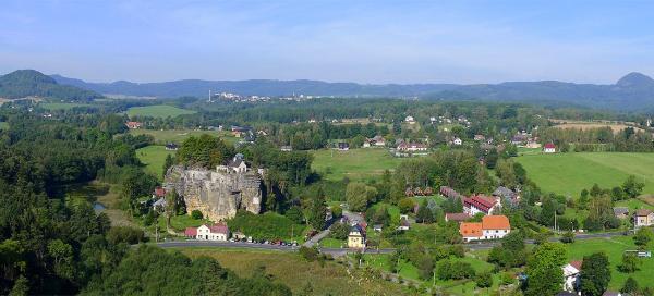 Walk around the castle Sloup