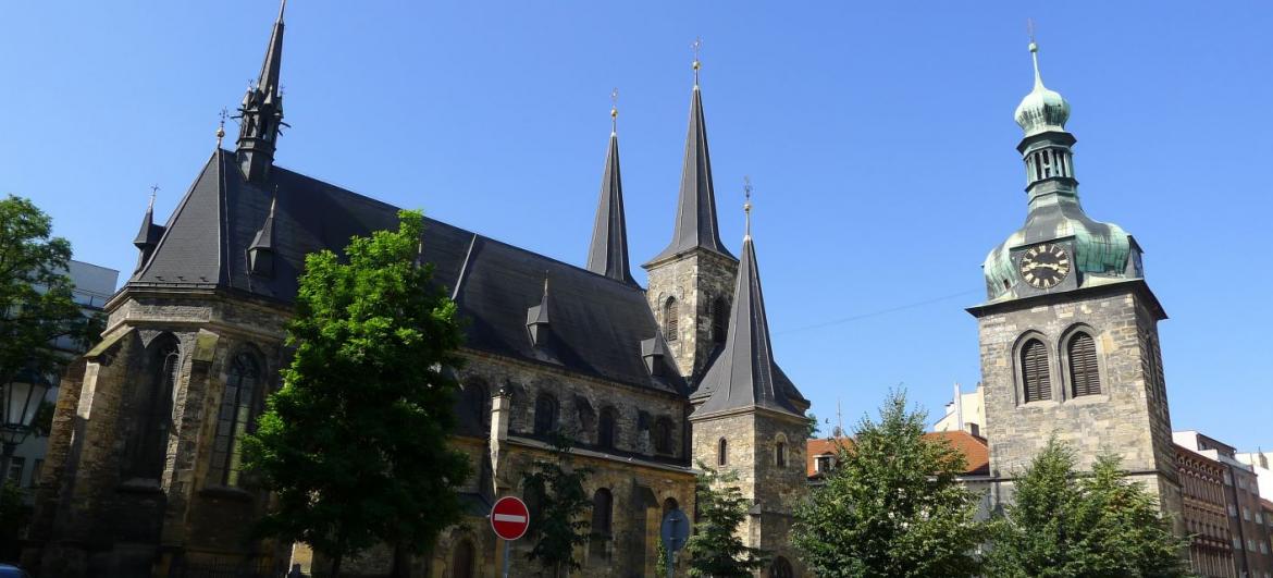 Kostel sv. Petra a Petrská věž