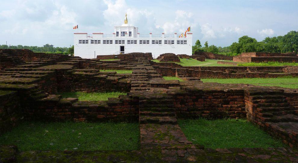 Prastaré ruiny v Lumbini