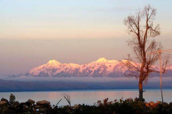 Západ slunce nad Ancohumou a Illimani