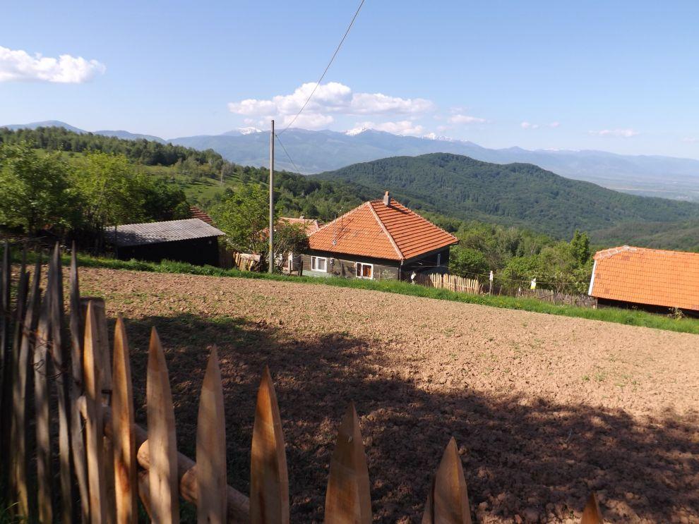 Výhľad z osady.
