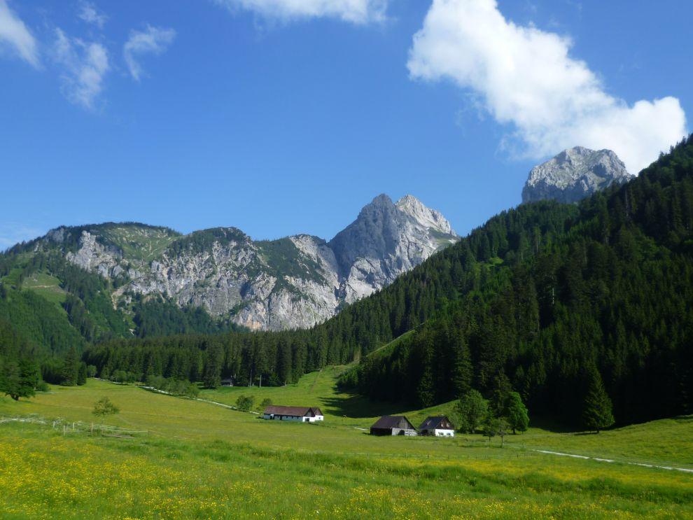 Výhled od parkoviště slibuje krásnou túru