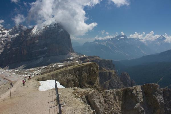 Výhled na Dolomity z Lagazuoi