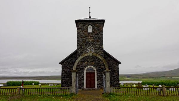 Ϸingeyrakirkja