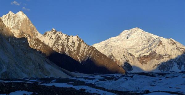Západ slunce nad Baltoro Kangri
