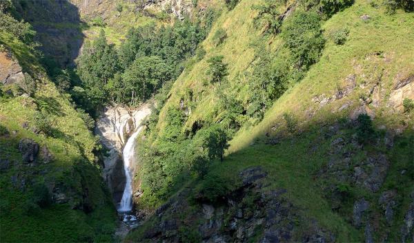 Waterfall behind Jagat