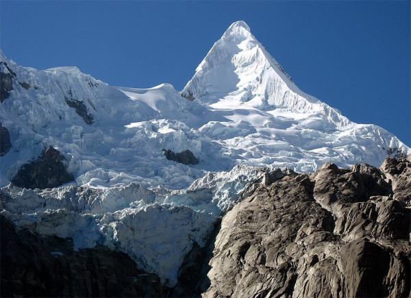 Alpamayo (5 947m n. m.)