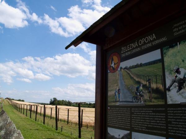 Zbytky železné opony v Čížově