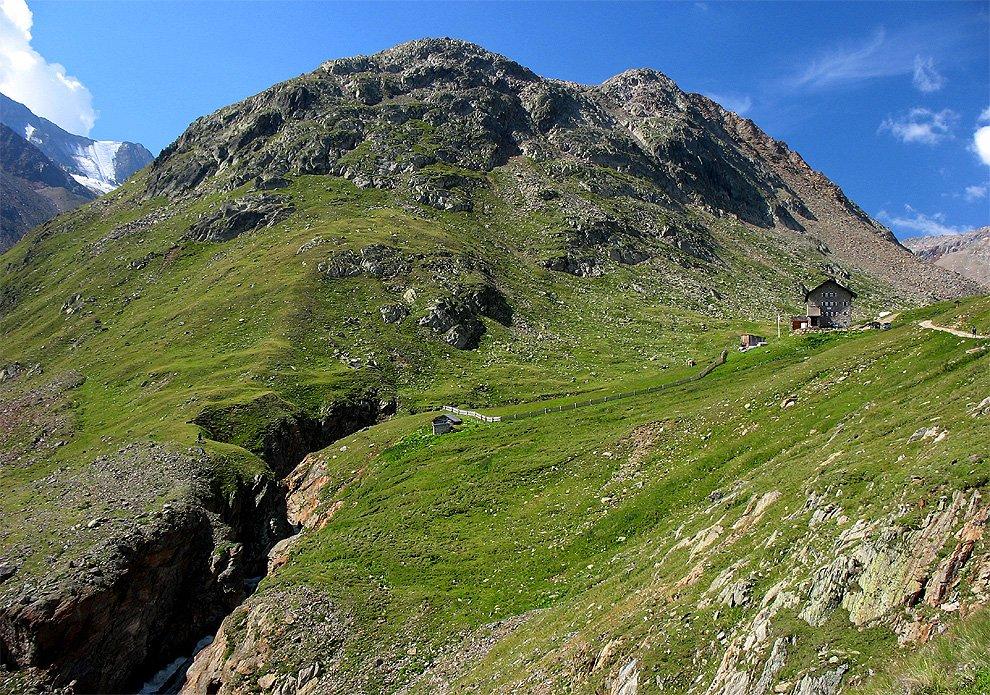 Martin Busch Hütte (2 505m n. m.)