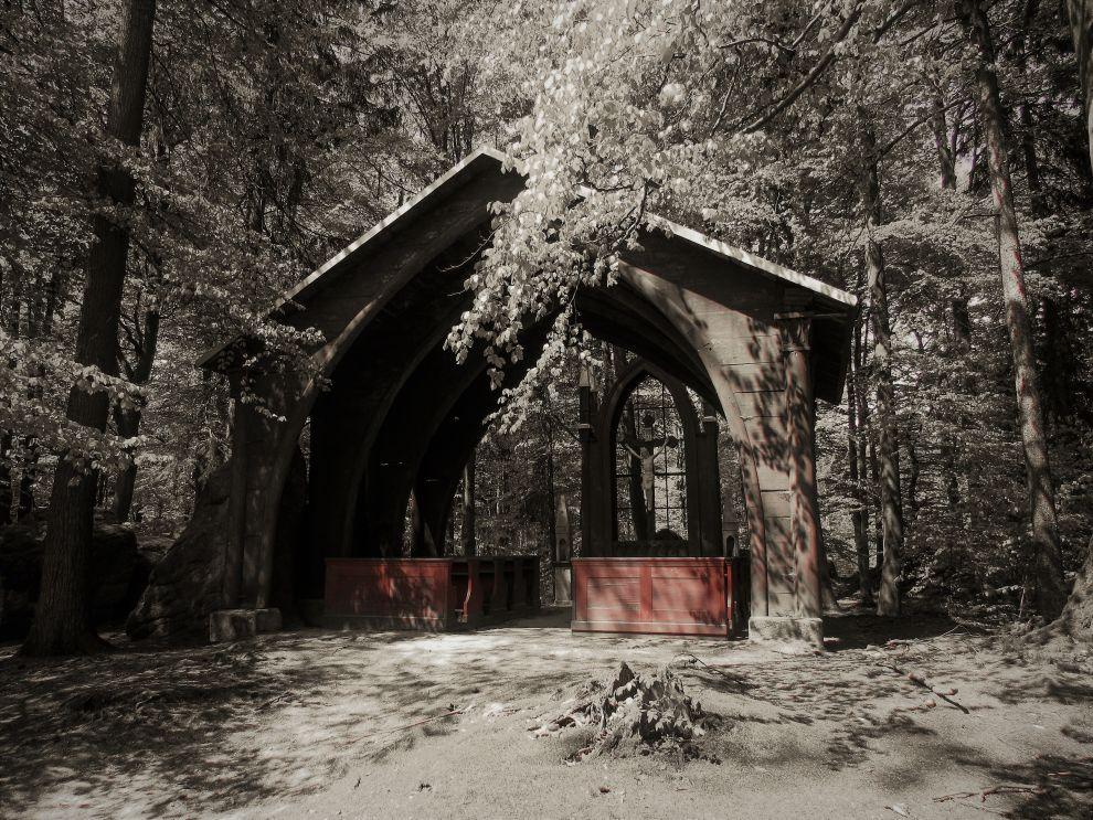 Kaple sv. Kříže - lesní kaple