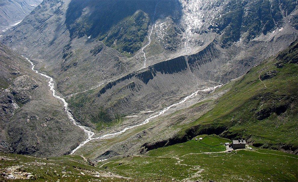 Steep ascent above hut of Martin Busch