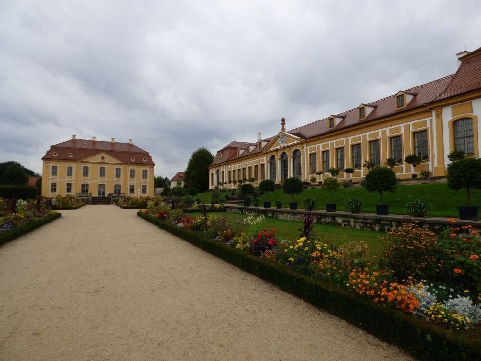 Zámek s oranžerií