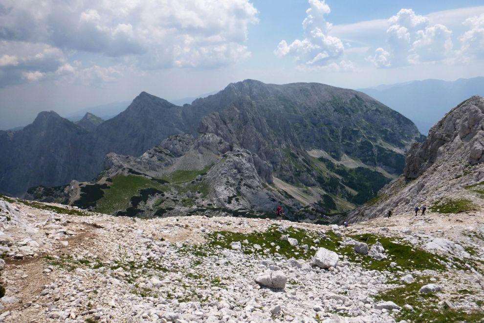Cesta přes Vodnikov dom k autu