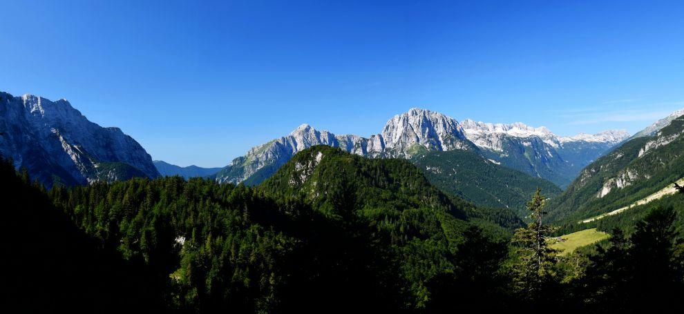 Pohled na Julské Alpy