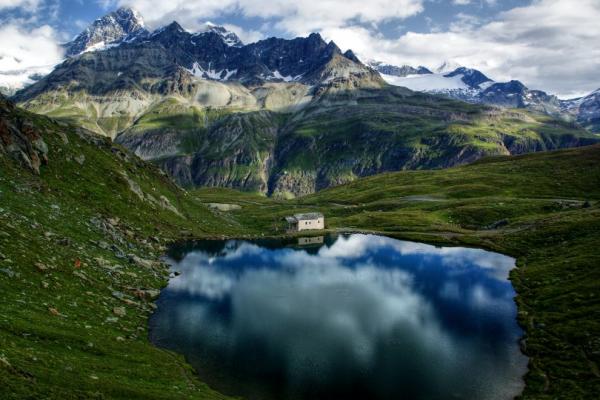 Stoupáme od jezera Schwarzsee