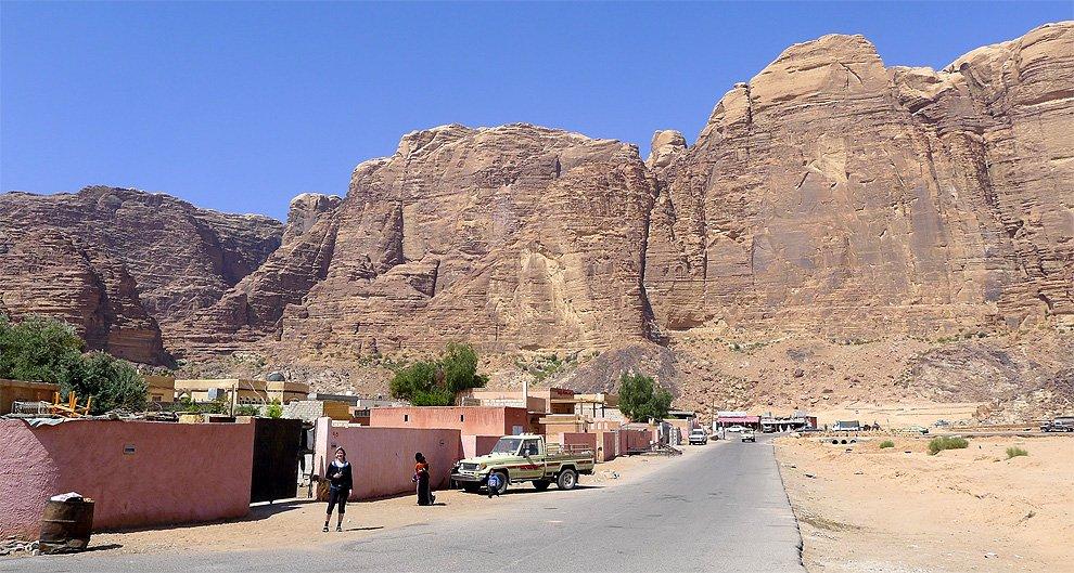 Alleys in Wadi Rum
