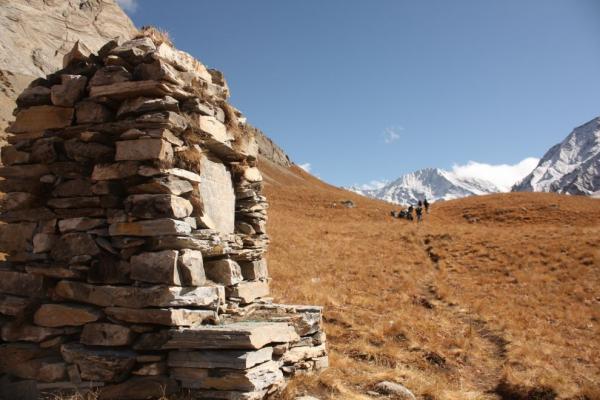 před sedlem Yala La 5450m