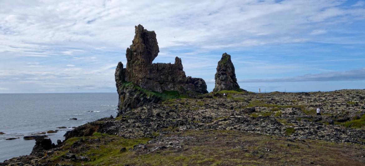 Skály Lóndrangar