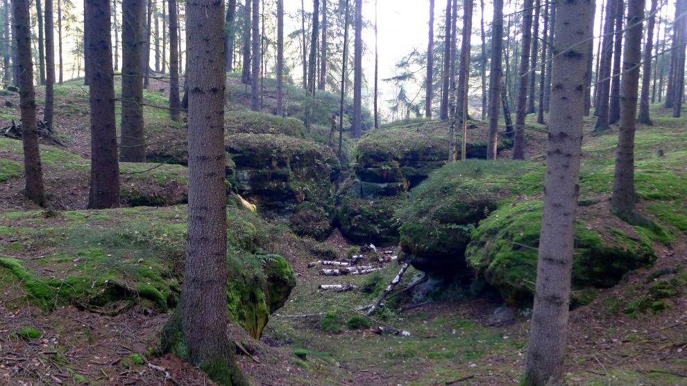 Krajina malých skal a údolíček