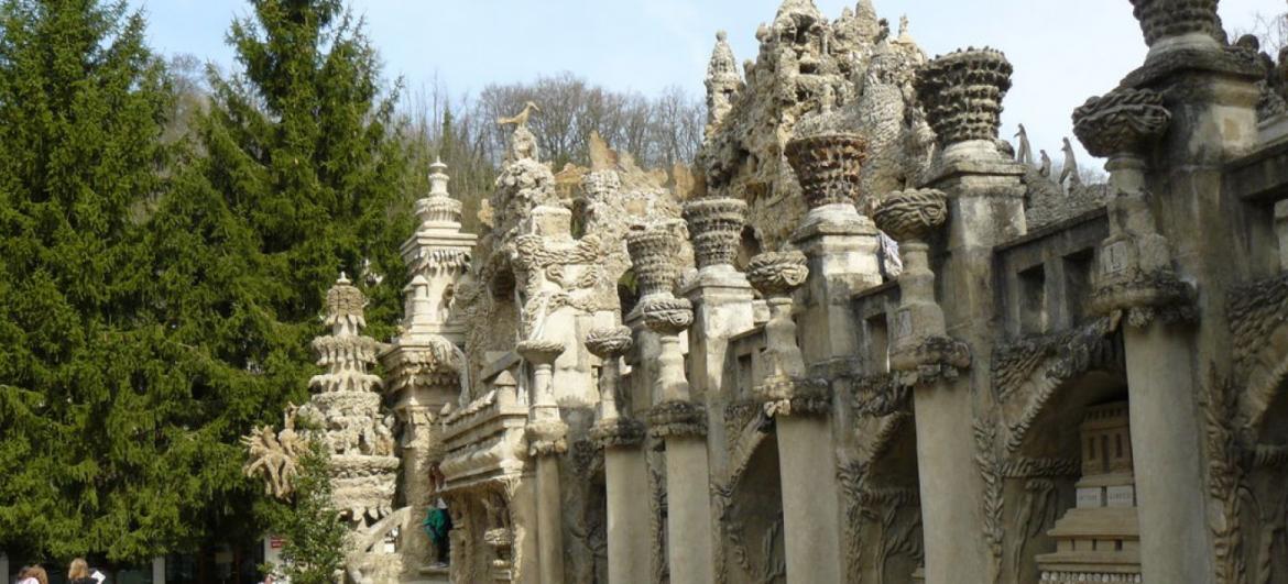 Le palais ideal du facteur Cheval