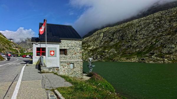 Col du Grand-Saint-Bernard 2473 m n. m.