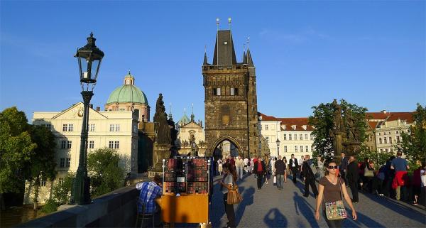 Umělci na Karlově mostě