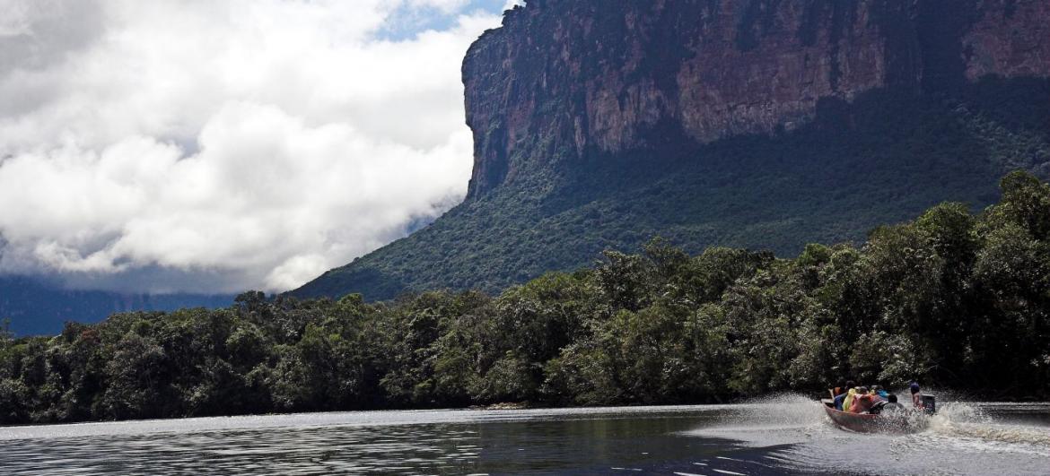 Plavba Canaima - Salto Angel