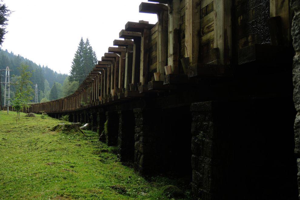 Dřevěný náhon