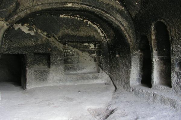 Sklaní byt nebo malý kostel