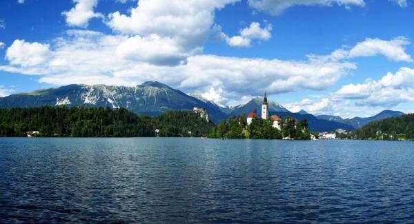 Bled s hradem