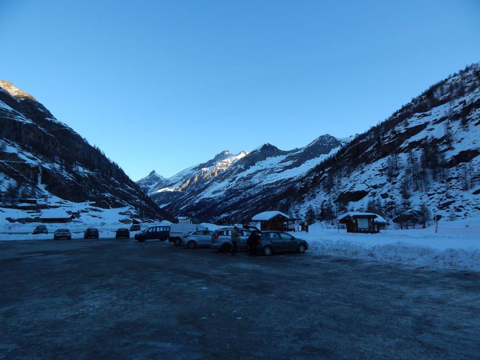 Parkoviště pod Gran Paradiso