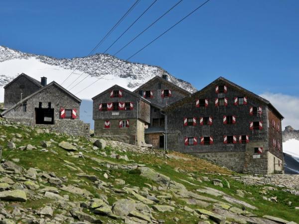 Kürsingerhütte (2558m)