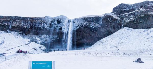 Zimný Seljalandsfoss