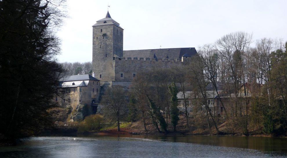 Výhled na hrad Kost od Bílého rybníka