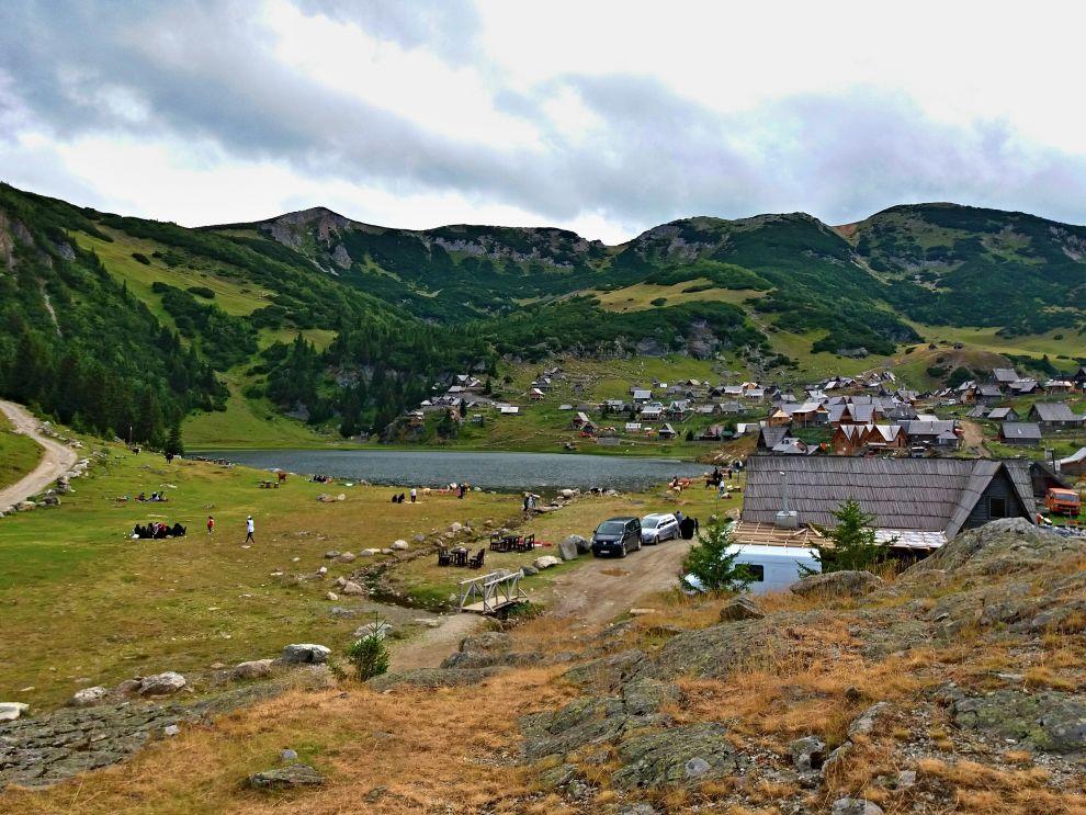 Okolí jezera