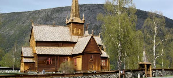 Lom Stave Church