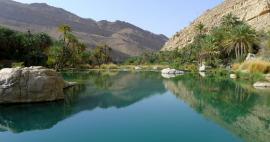Koupání ve Wadi Bani Khalid