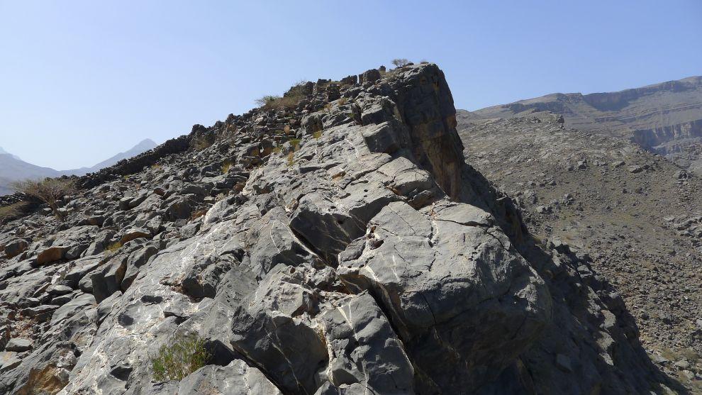 Hrad na vrcholu skály