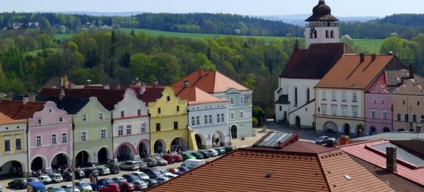 Husovo náměstí v Novém Městě nad Metují