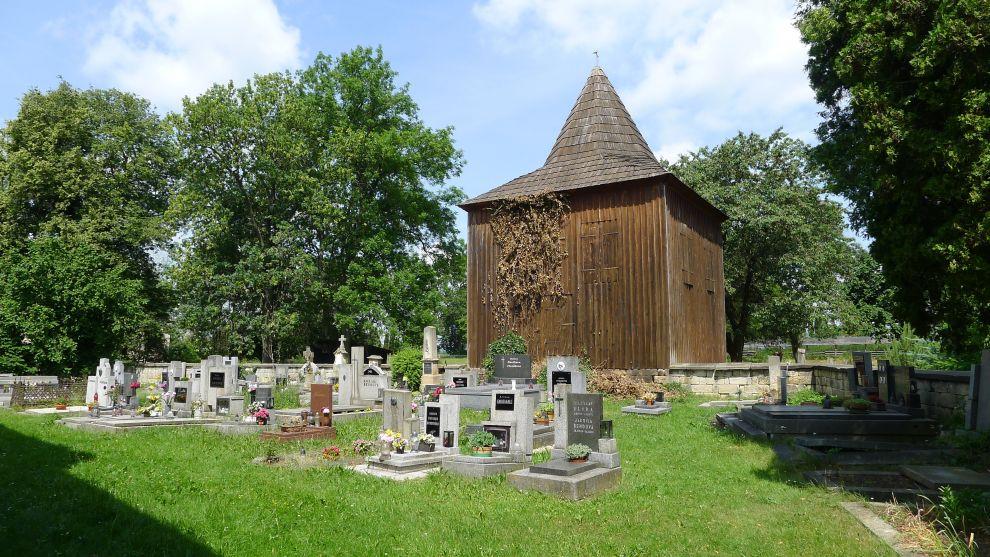 Dřevěná zvonice v Kostelci
