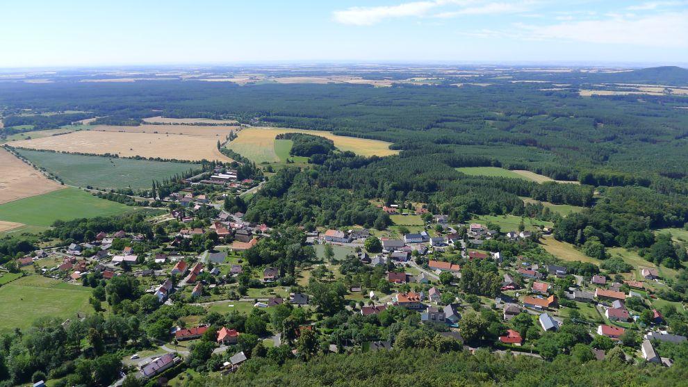 Výhled na Bezděz a okolí