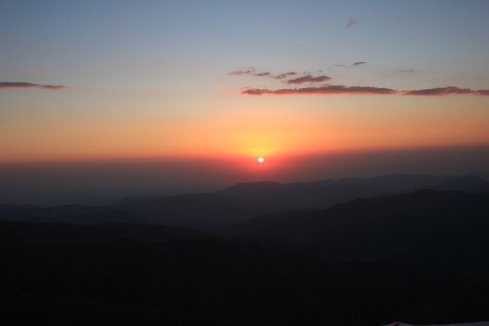 Východ slunce z vrcholu Babadag (3609 m)