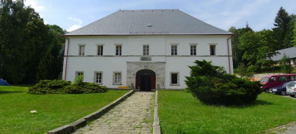 Skály