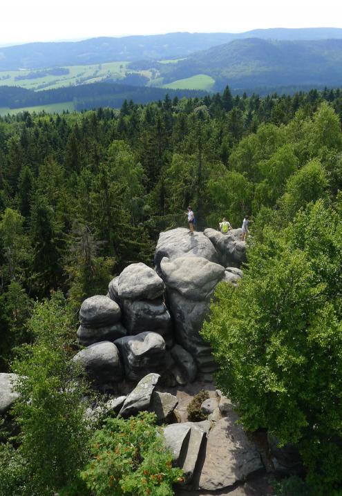 Skály pod vrcholem