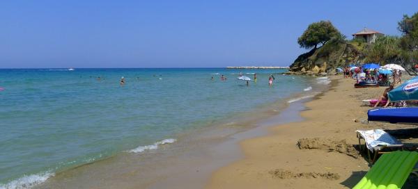 Psarou Beach
