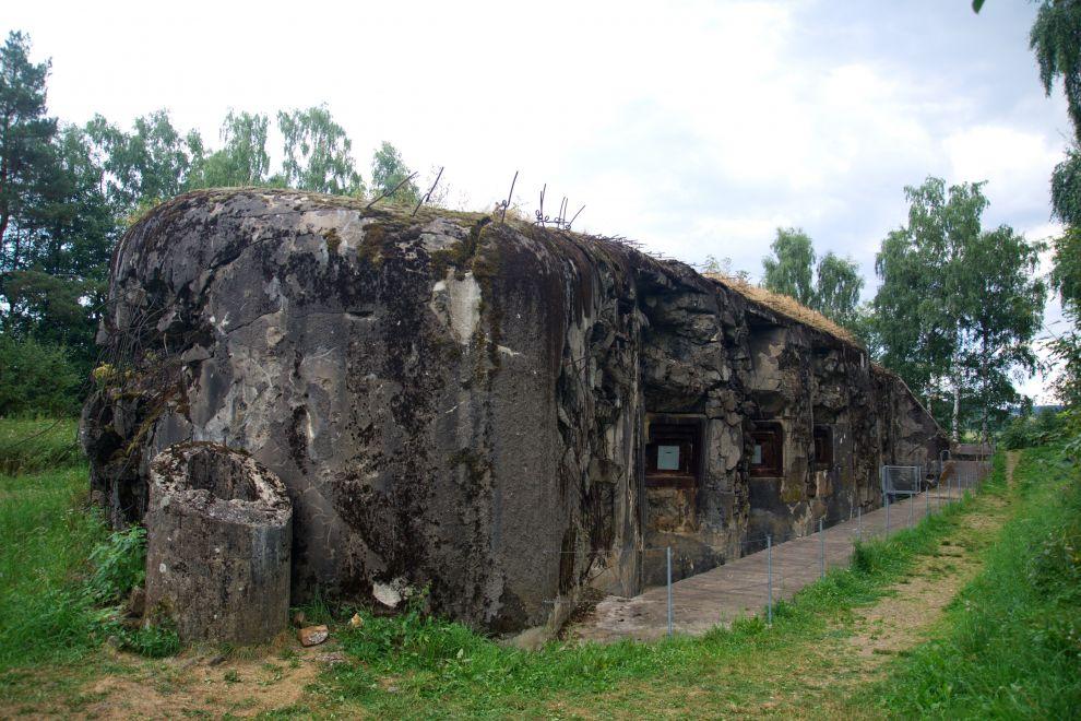 Rozstřílená dělostřelecká tvrz