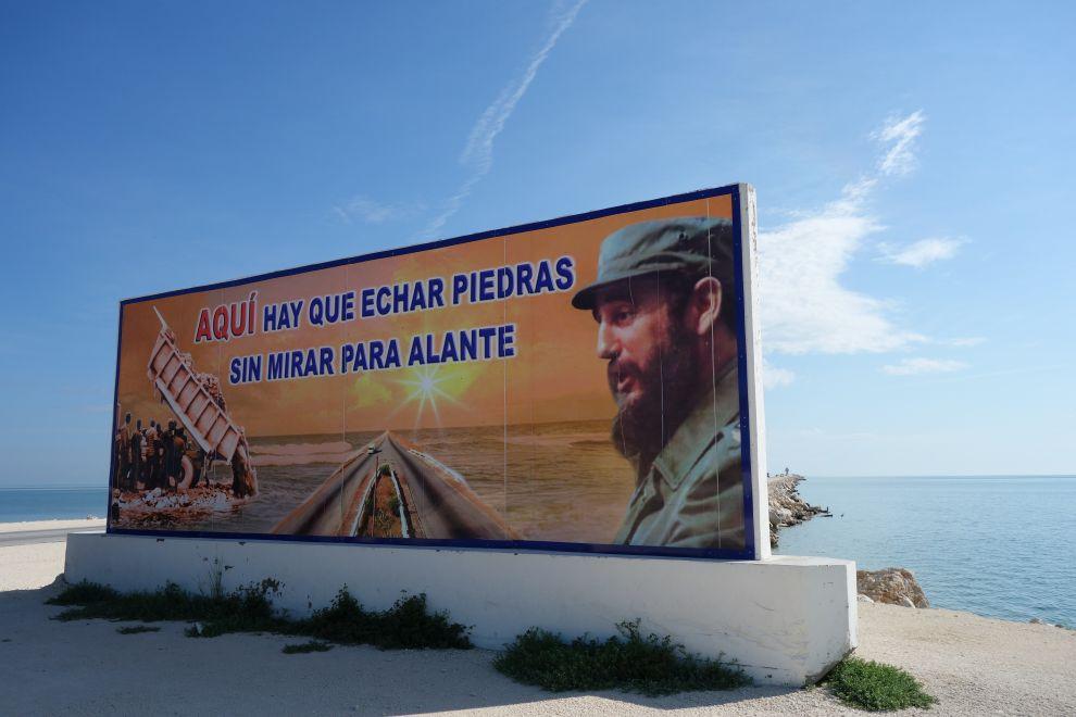 Budujme socialismus na každém kroku.
