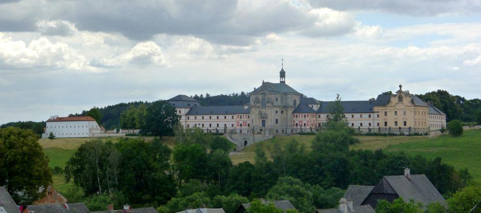 Hospital Kuks z dálky
